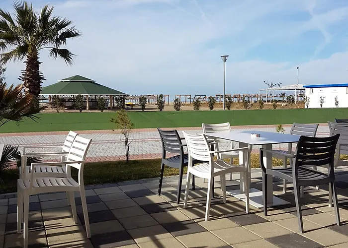 Veranda Home, Gjiri I Lalzit Casa de Férias