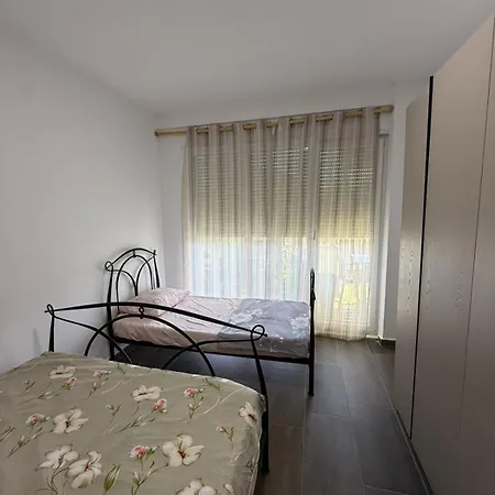 Hébergement de vacances Veranda Home, Gjiri I Lalzit