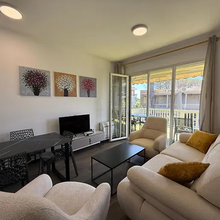 Veranda Home, Gjiri I Lalzit