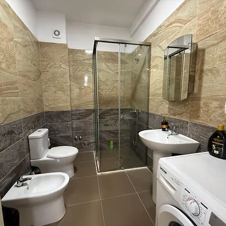 Veranda Home, Gjiri I Lalzit Holiday home *
